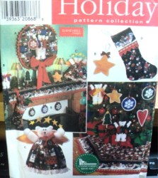 7840 SIMPLICITY XMAS BEARS, TREETOP,  ORNAMENT,  STOCKING, MANTEL SCARF PATTERN UNCUT